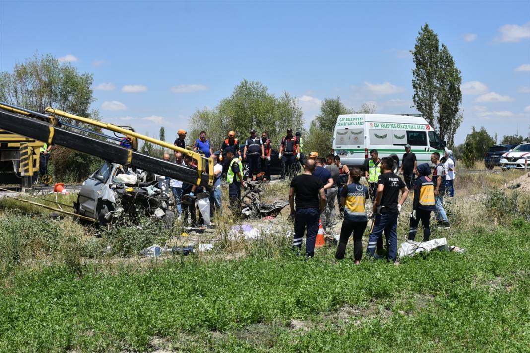 Otomobil ile TIR çarpıştı! Bir aile yok oldu 3